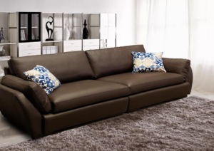 Sofa de couro natural na prática: quando esse acabamento faz diferença no ambiente?